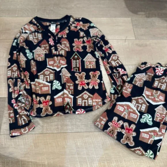 DISNEY MICKEY MOUSE GINGER BREAD HOUSE WOMENS PAJAMAS MEDIUM 8-10 - Picture 1 of 12